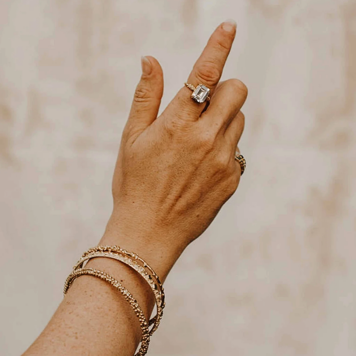 DAINTY LONDON WHITE GOLD MERROW RING