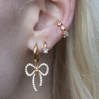 SCREAM PRETTY SPARKLING STAR EAR CUFF