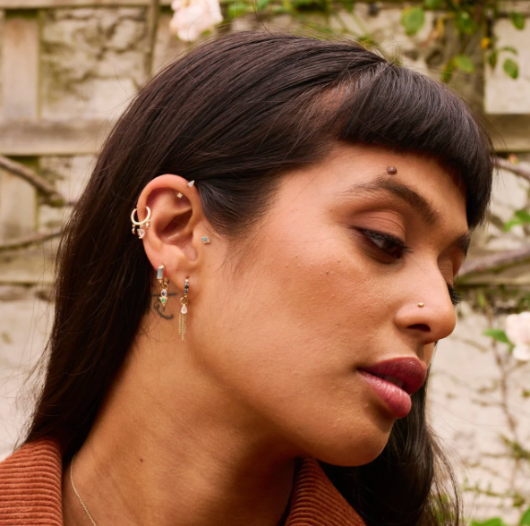 ZOHREH V LONDON BLUE TOPAZ AND DIAMOND FLAT BACK EARRING