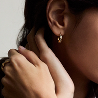 V BY LAURA VANN BEA HOOP EARRINGS