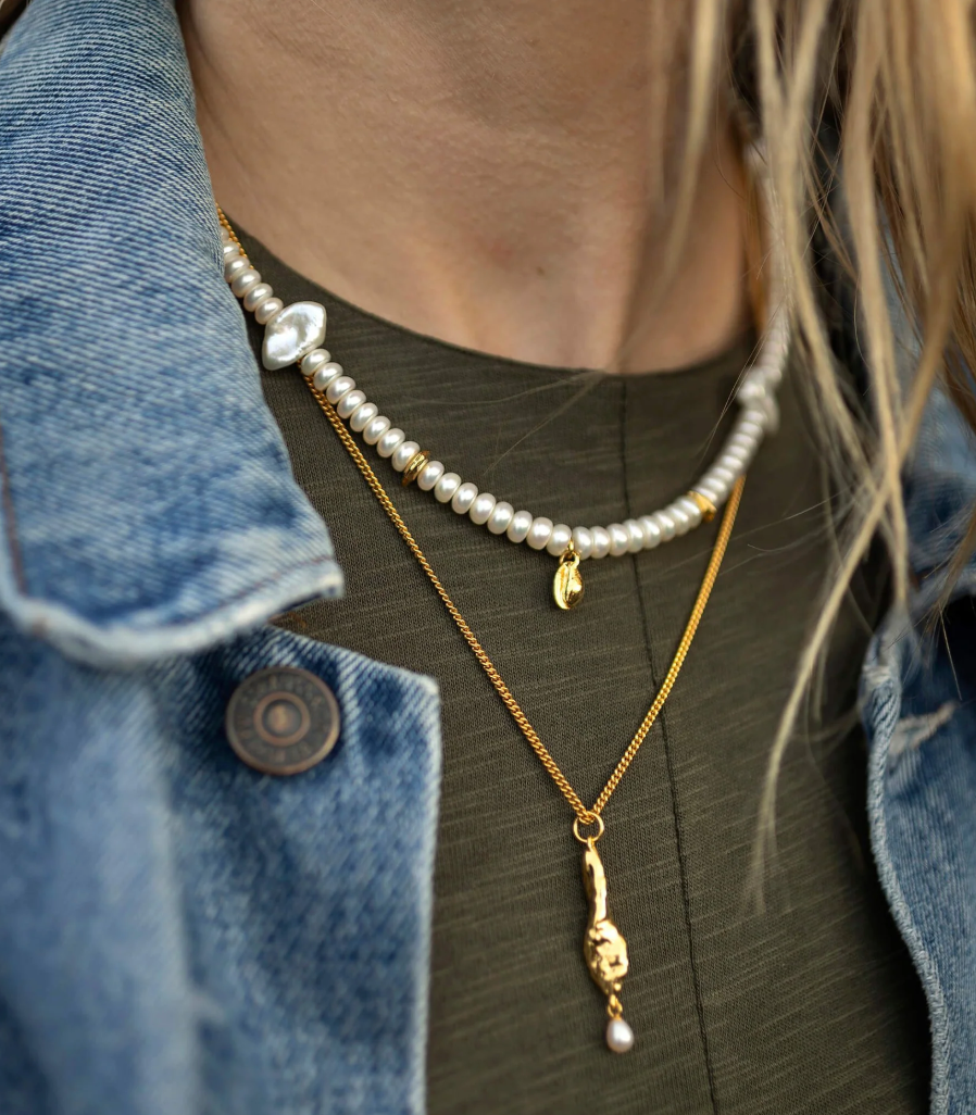 CLAUDIA BRADBY REYKJAVIK PEARL CHOKER WITH SEA CHARMS