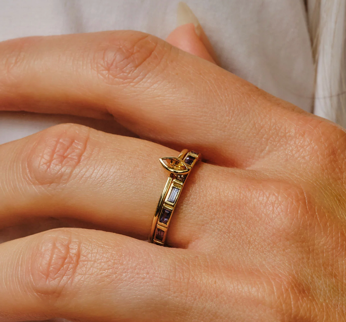 MÉTIER MARQUISE CUT GEMSTONE BLUE SAPPHIRE RING