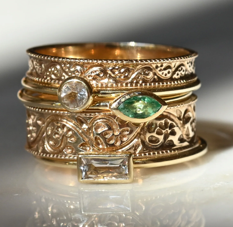 MÉTIER HORIZONTAL MARQUISE CUT GEMSTONE OPAL RING