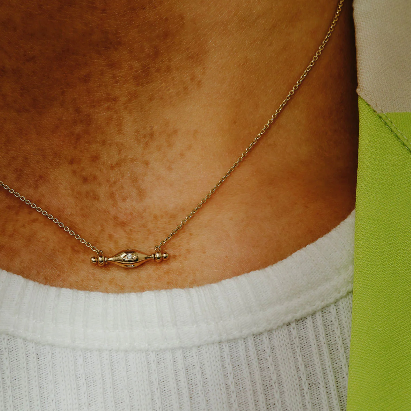 MÉTIER MUDRA OJO SPINNER SINGLE DIAMOND PENDANT