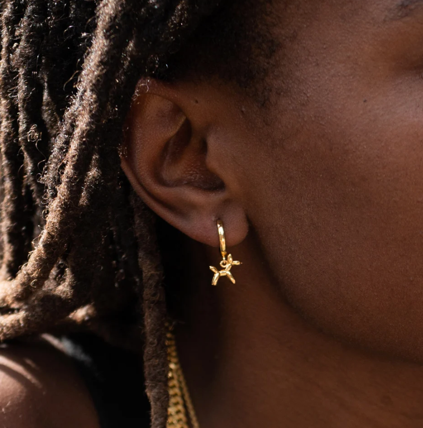 SCREAM PRETTY BALLOON DOG CHARM HOOP EARRINGS