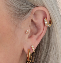 SCREAM PRETTY HANNAH MARTIN PEARL FLAT BACK SINGLE STUD EARRINGS