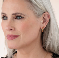 SCREAM PRETTY PEARL FLAT BACK STUD EARRINGS