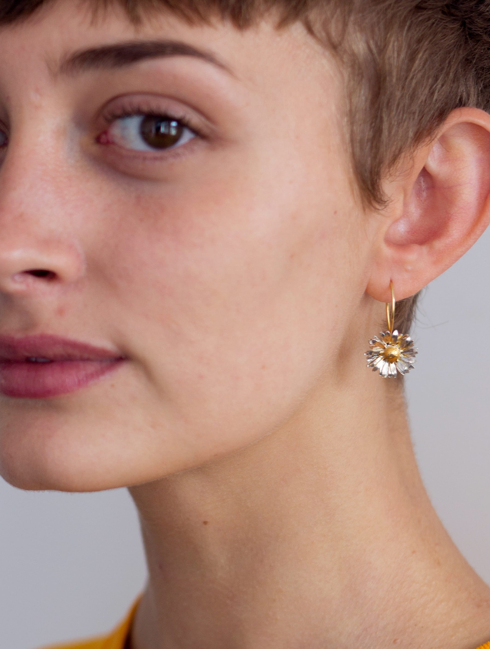 ALEX MONROE BIG DAISY HOOK EARRINGS