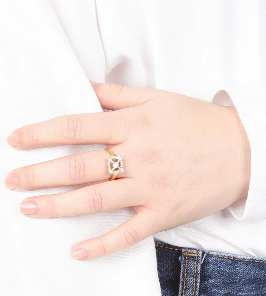 V BY LAURA VANN ELEANOR RING