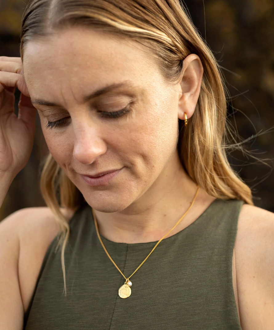 CLAUDIA BRADBY THE WORLD IS YOUR OYSTER MICRO NECKLACE