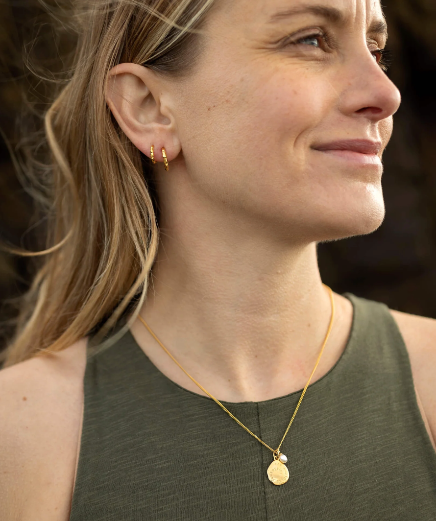 CLAUDIA BRADBY THE WORLD IS YOUR OYSTER MICRO NECKLACE