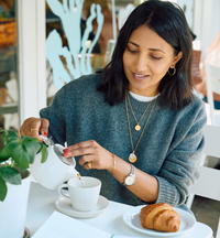 RACHEL JACKSON SHIMMERING SUN MEDIUM HOOP EARRINGS
