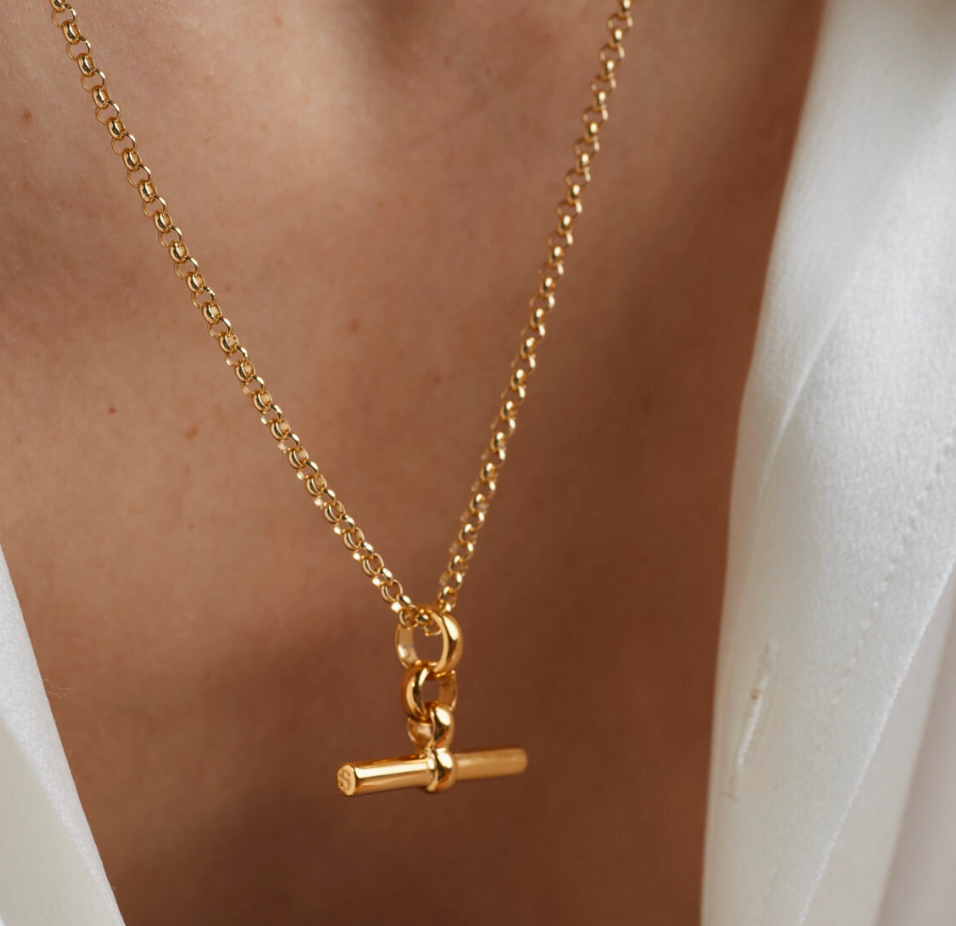 TILLY SVEAAS SMALL GOLD T BAR ON BELCHER CHAIN