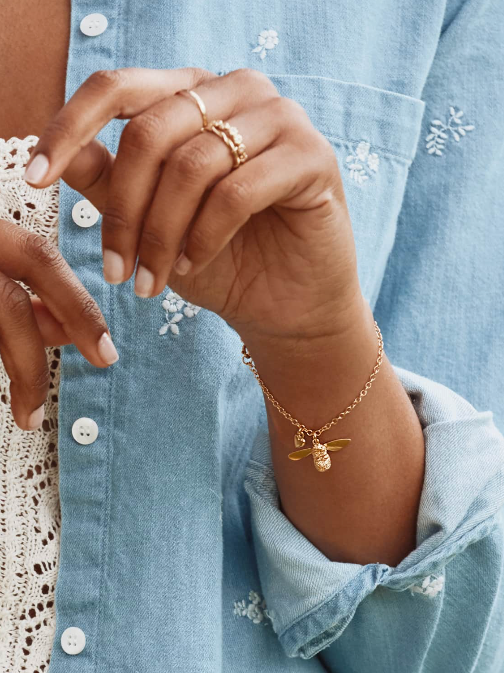 ALEX MONROE BABY BEE BRACELET