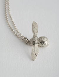 ALEX MONROE BABY BEE NECKLACE