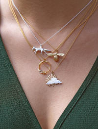 ALEX MONROE BABY BEE NECKLACE