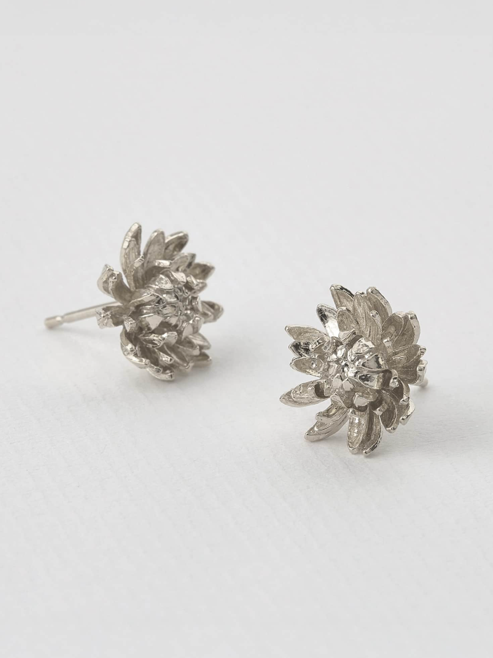 ALEX MONROE CHRYSANTHEMUM FLOWER STUD EARRINGS