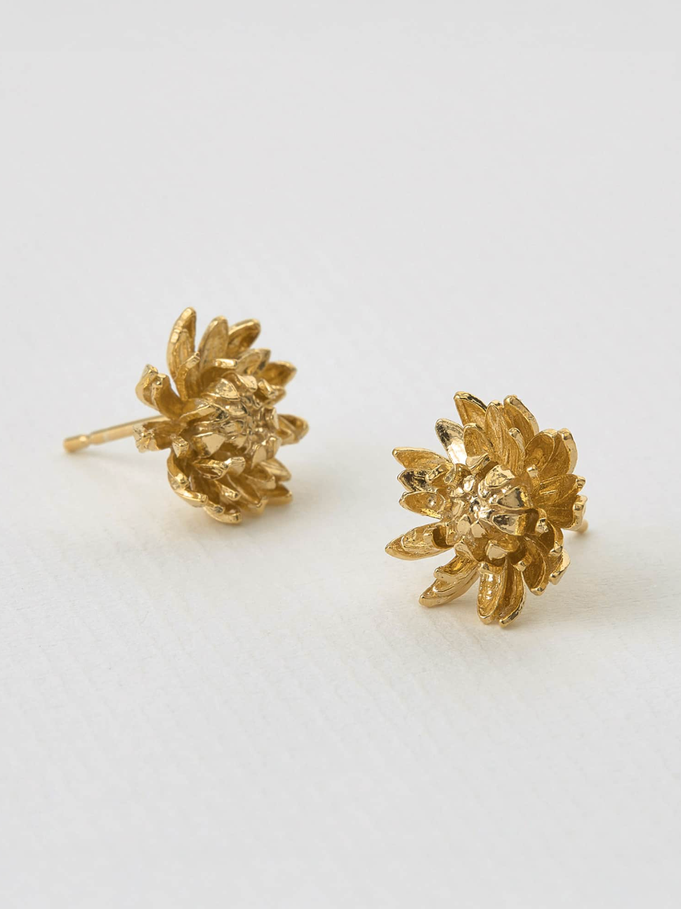 ALEX MONROE CHRYSANTHEMUM FLOWER STUD EARRINGS