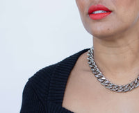 BY SARA CHRISTIE THE QUEEN NECKLACE