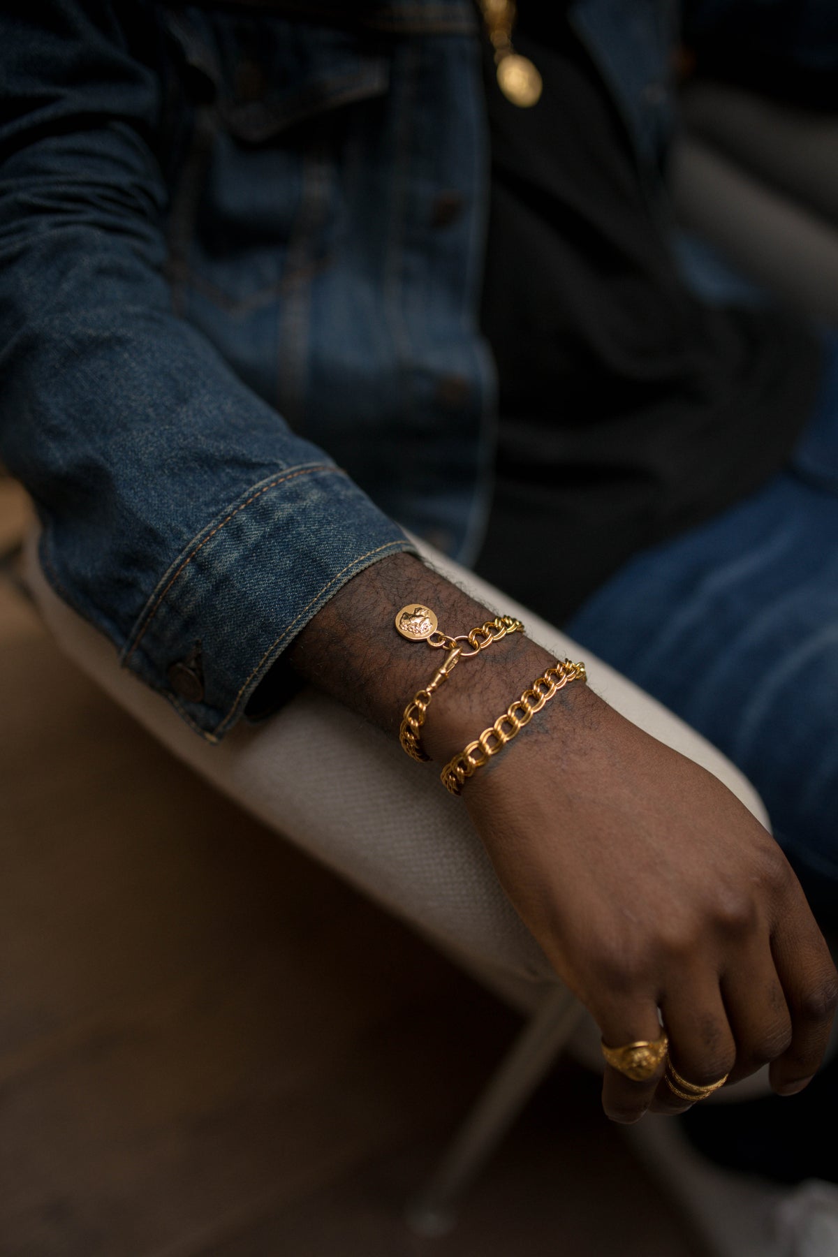 MIKAELA LYONS DOUBLE CURB CHAIN LIONESS BRACELET