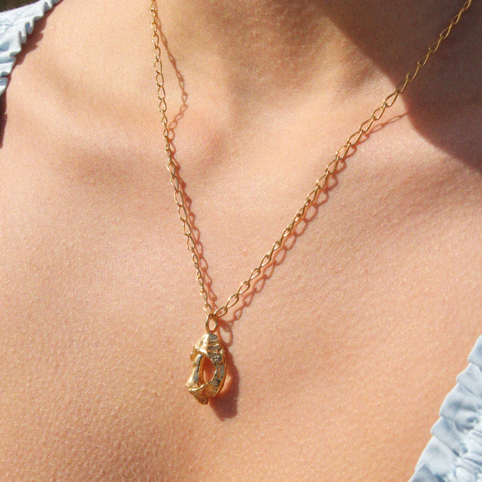 HANNAH BOURN SMALL TEXTURED FRAGMENTED SHELL NECKLACE