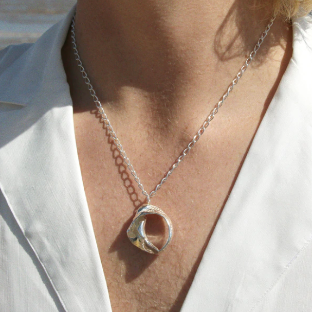 HANNAH BOURN LARGE FRAGMENTED SHELL NECKLACE