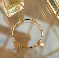 CLAUDIA BRADBY ESSENTIAL PEARL BANGLE