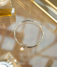 CLAUDIA BRADBY ESSENTIAL PEARL BANGLE