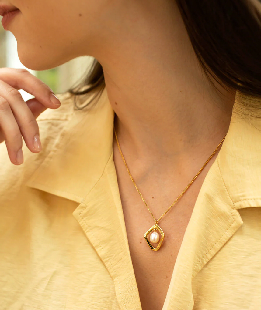 CLAUDIA BRADBY THALASSA PEARL PENDANT