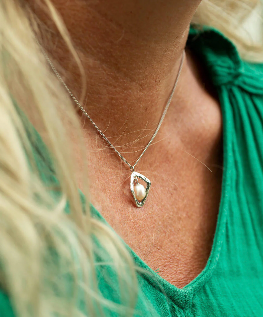 CLAUDIA BRADBY THALASSA PEARL PENDANT