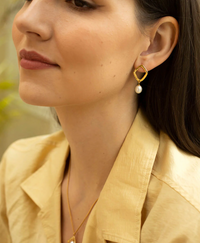 CLAUDIA BRADBY THALASSA RIPPLE STUD WITH PEARL DROP