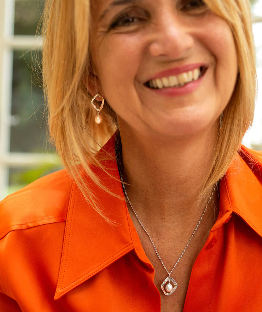 CLAUDIA BRADBY THALASSA RIPPLE STUD WITH PEARL DROP