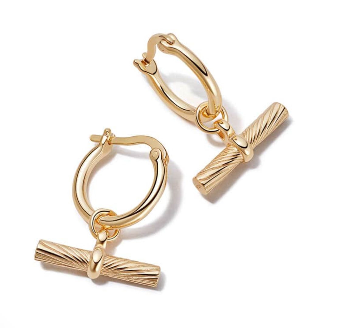 DAISY LONDON X ESTÉE LALONDE T BAR CHARM EARRINGS