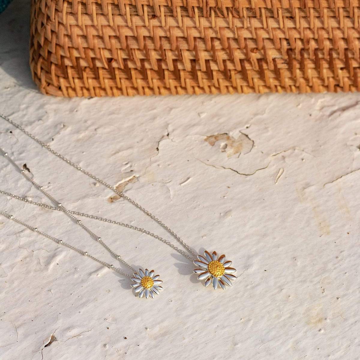 DAISY LONDON MEDIUM ENGLISH DAISY BOBBLE NECKLACE