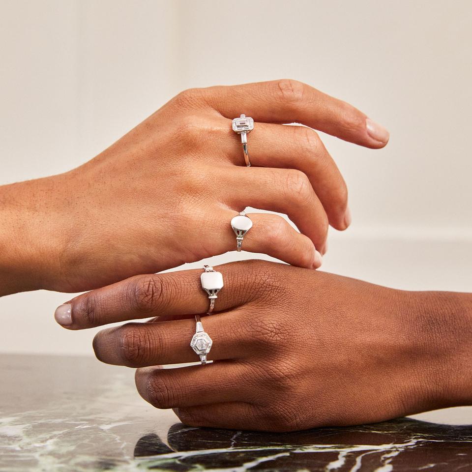 V BY LAURA VANN TILLY SIGNET RING