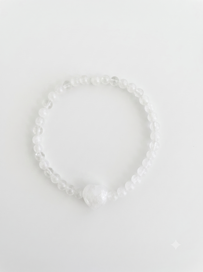 PEACHY & WILD CLEAR HEART BRACELET
