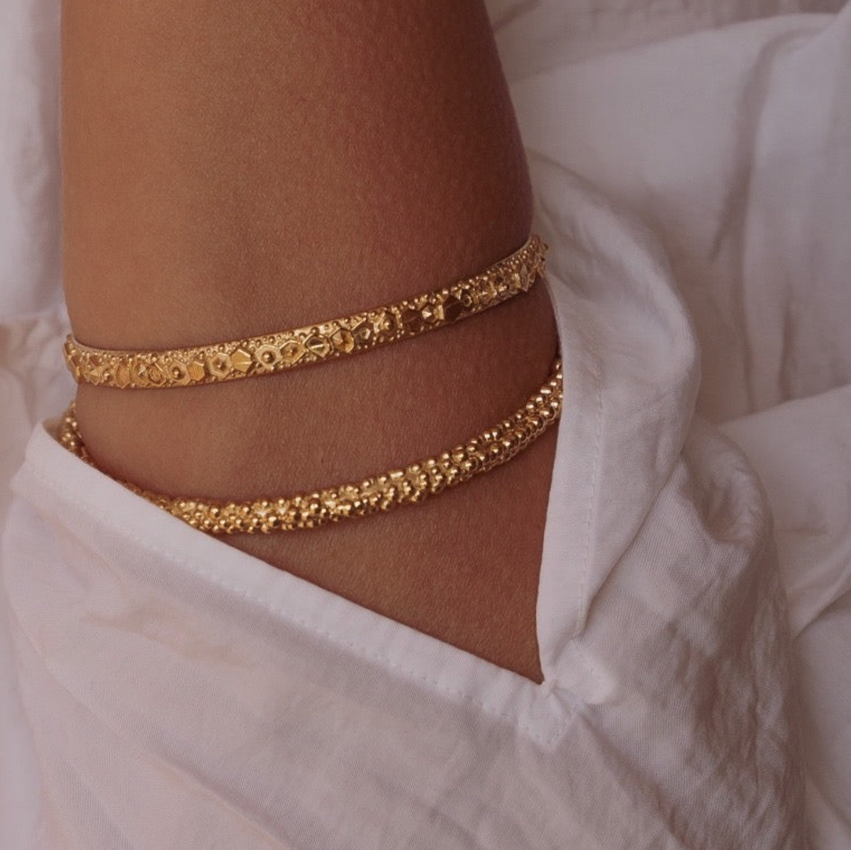 DAINTY LONDON CHUNKY GRAIN BANGLE