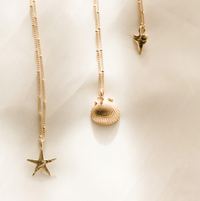 DAINTY LONDON SOLID GOLD STARFISH NECKLACE
