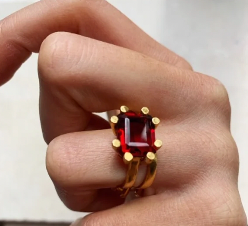 SHYLA LONDON SQUARE CLAW RING