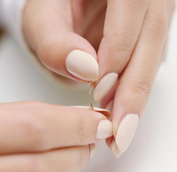 MÉTIER 3 STONE PETITE STUD FLAT BACK EARRING