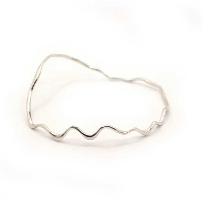 HANNAH BOURN SACCOSTREA BANGLE