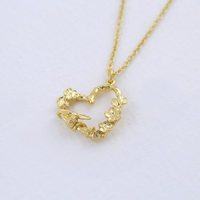 ALEX MONROE FLORAL HEART ITSY BITSY BEE NECKLACE