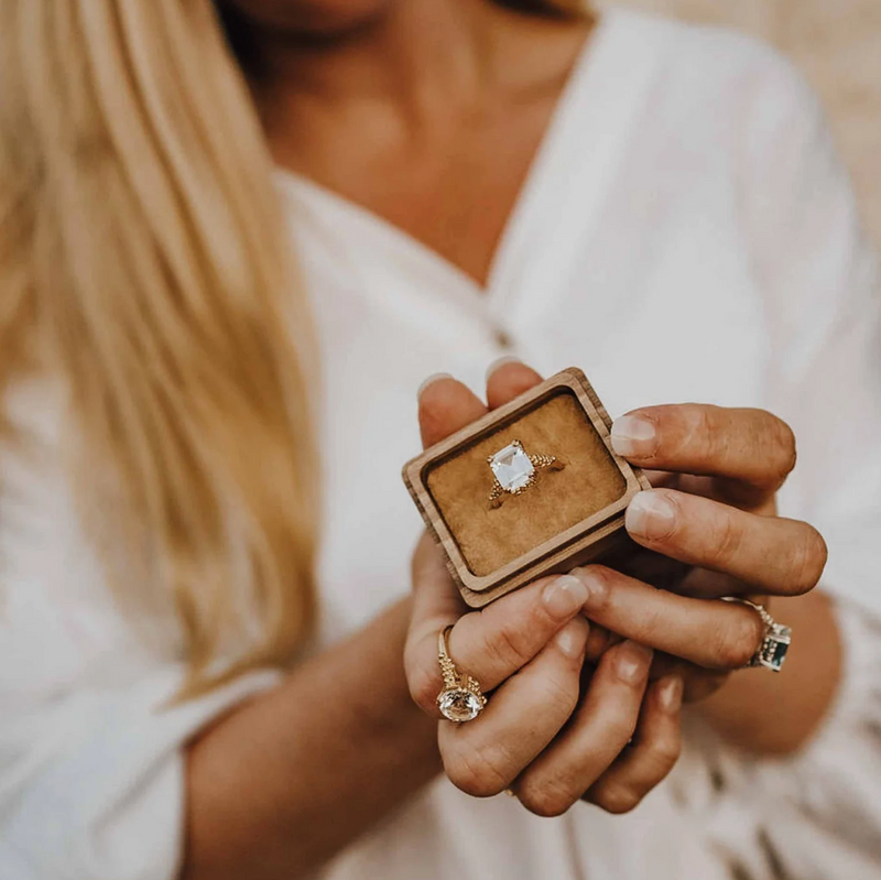 DAINTY LONDON MERROW RING