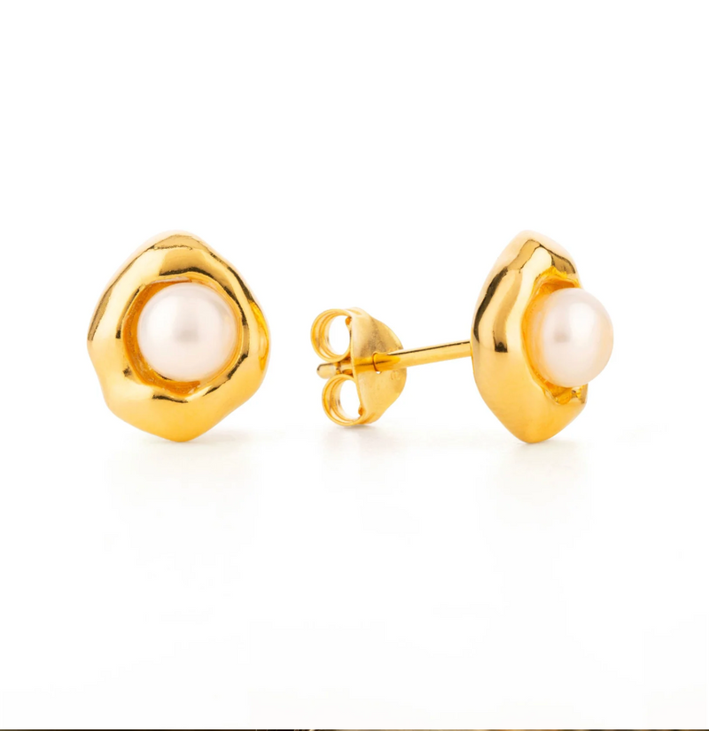 CLAUDIA BRADBY LAVA STUD WITH INSET PEARL STUDS