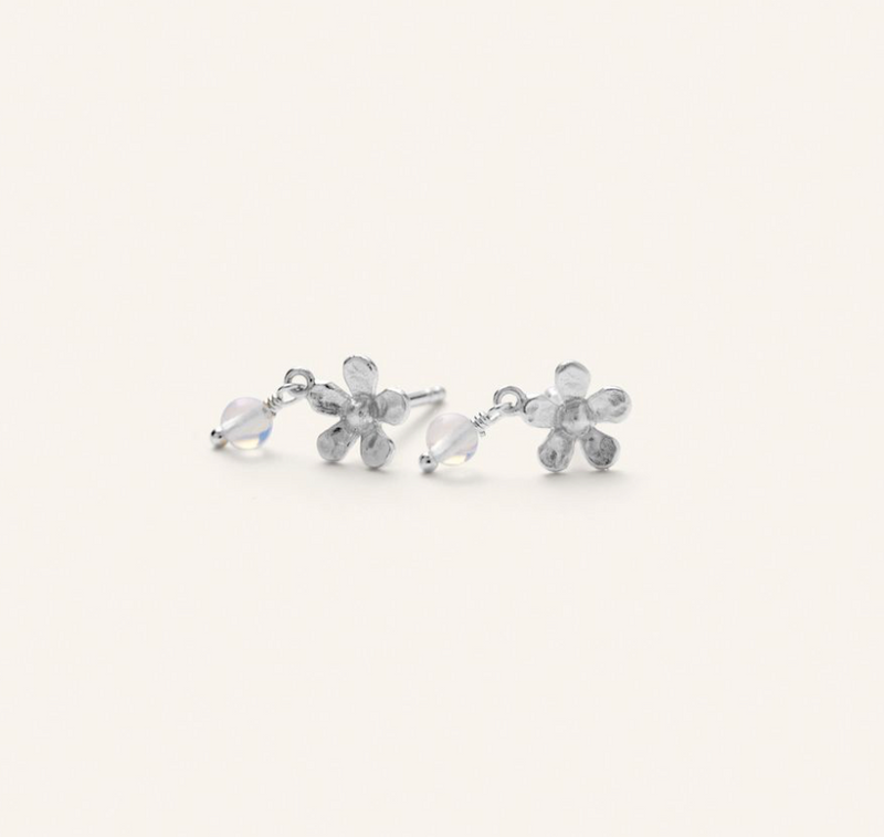 PERNILLE CORYDON MOONSTONE POPPY EARSTICKS