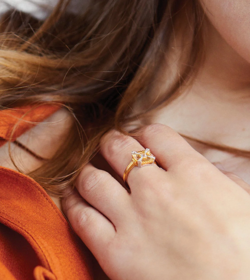 V BY LAURA VANN ELEANOR RING