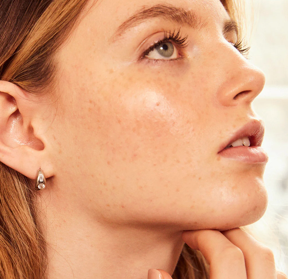 V BY LAURA VANN TINA SMALL CHUBBY HOOP EARRINGS