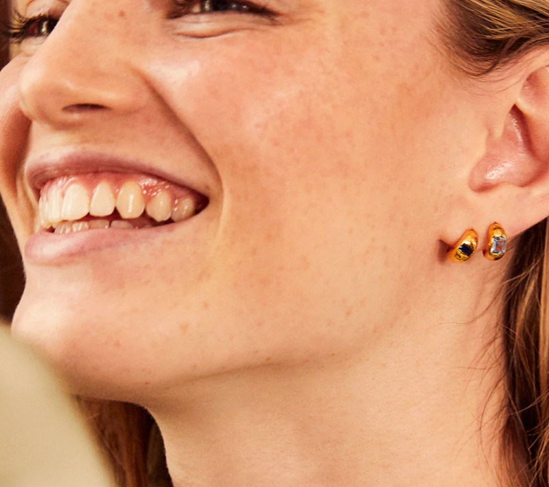 V BY LAURA VANN ERIKA MINI CHUBBY HOOP EARRINGS