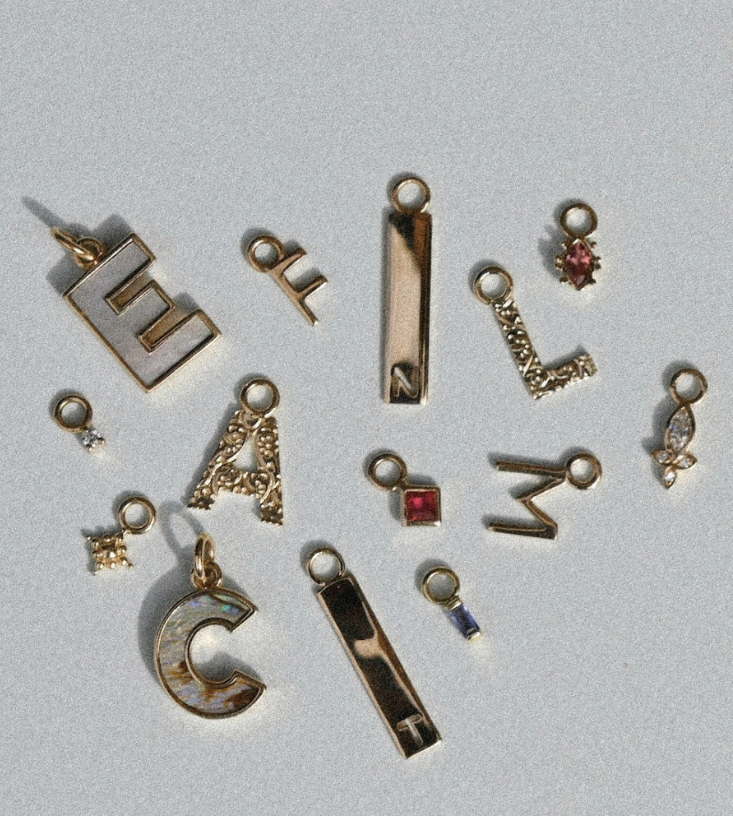 METIER DALA ENGRAVED INITIAL PLAQUE