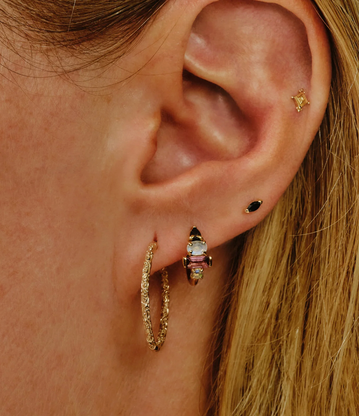 MÉTIER FLAT BACK MINI CLAW SET MARQUISE STUD EARRING